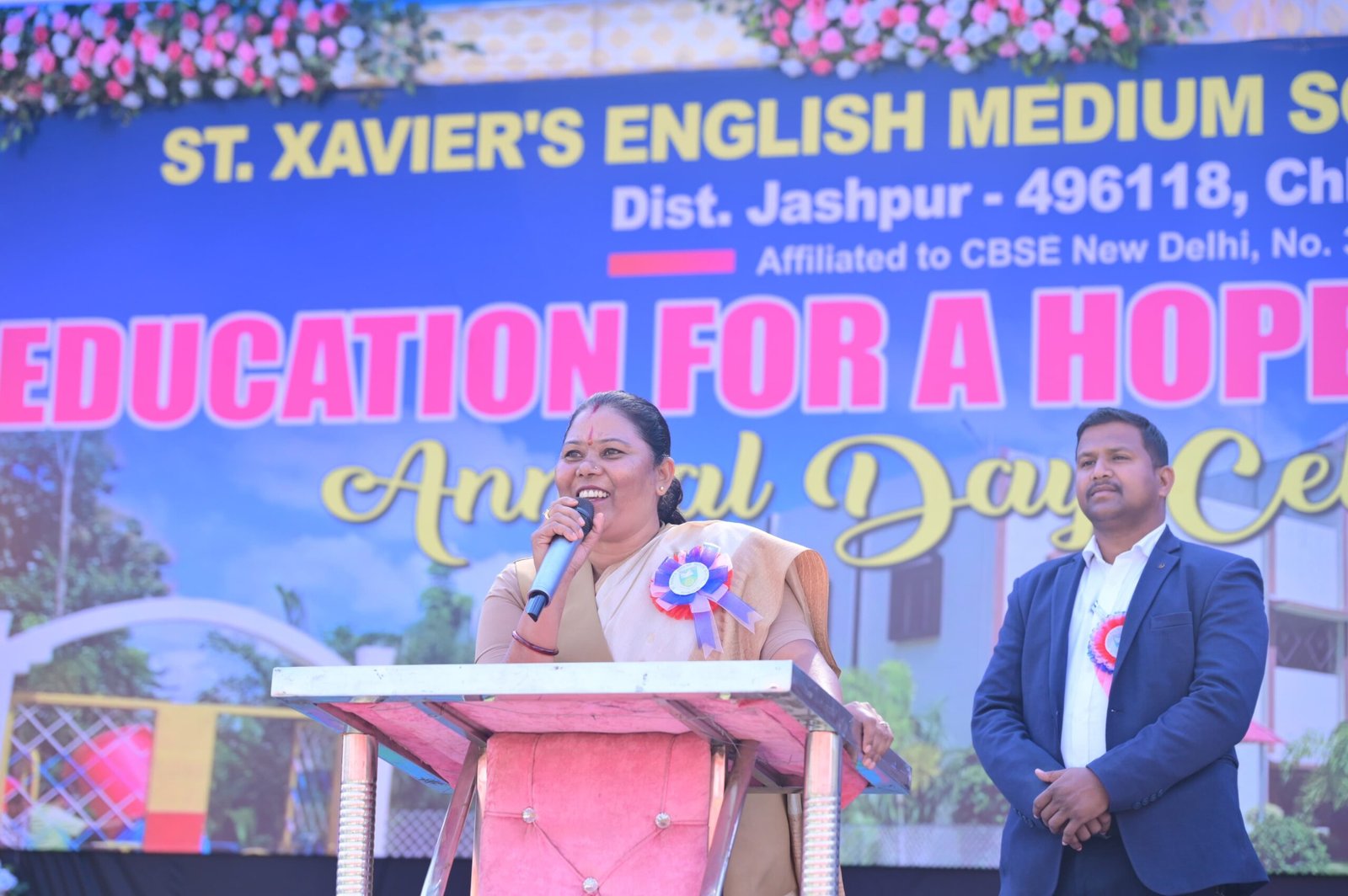 St. Xavier’s English Medium School पत्थलगांव के वार्षिक उत्सव में शामिल हुईं विधायक गोमती साय