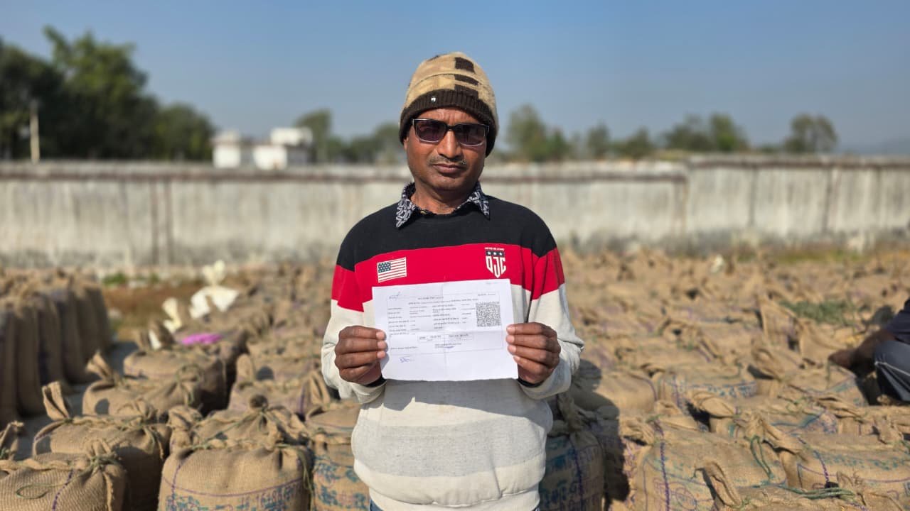 ‘किसान तुंहर टोकन ऐप’ से बदली धान खरीदी की तस्वीर; घर बैठे मिल रहा टोकन, 3100 रुपये दाम मिलने से अन्नदाता खुश