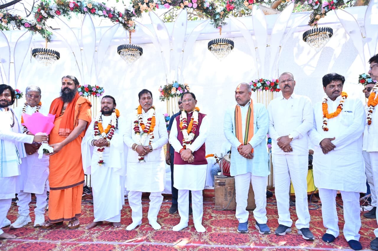 ‘मनखे-मनखे एक समान’: मुख्यमंत्री साय ने रायपुर से गिरौदपुरी के लिए ‘विशाल सतनाम सद्भाव पदयात्रा’ को किया रवाना