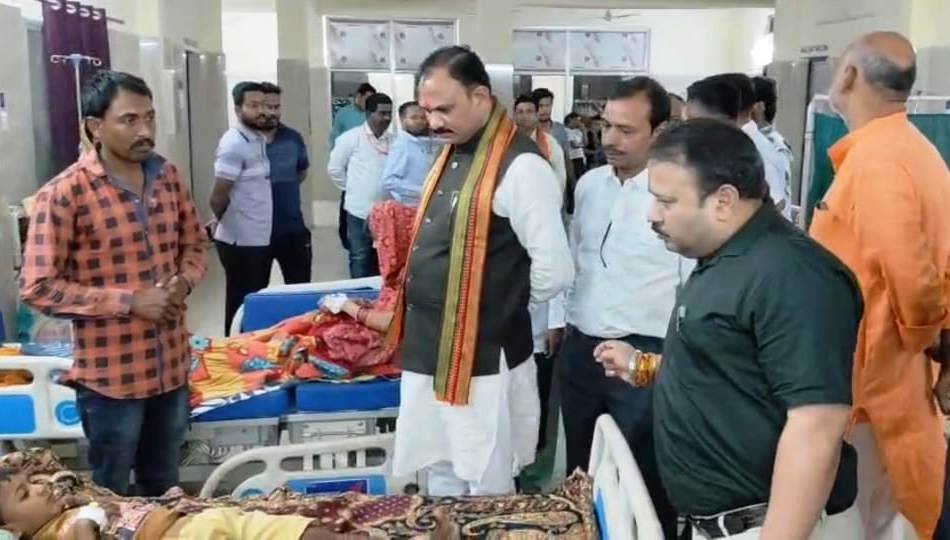 स्वास्थ्य मंत्री श्याम बिहारी जायसवाल का मनेन्द्रगढ़ अस्पताल में औचक निरीक्षण: बोले- ‘मरीजों की सेहत से समझौता बर्दाश्त नहीं’