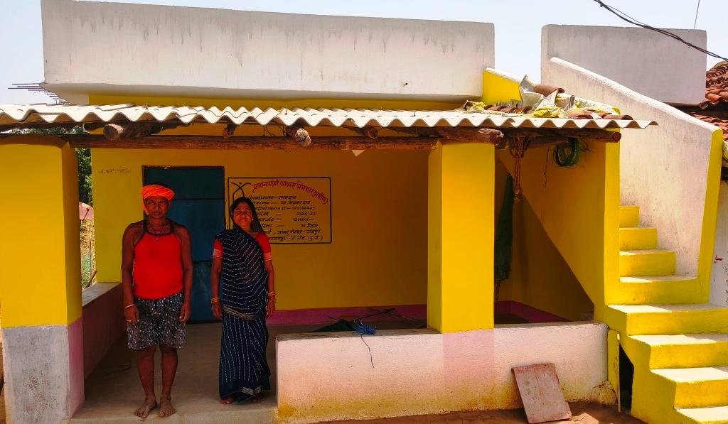 मिट्टी के कच्चे घर से पक्के आशियाने तक: पीएम आवास योजना ने बदली बलरामपुर के श्यामदास की जिंदगी, अब बारिश से नहीं लगता डर